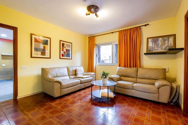 6 soveværelse Villa til salg i San Cristóbal de La Laguna med garage - € 520.000 (Ref: 10160115)