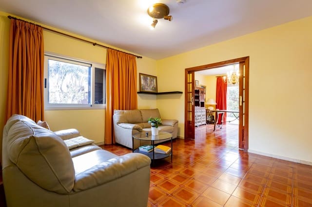 6 soveværelse Villa til salg i San Cristóbal de La Laguna med garage - € 520.000 (Ref: 10160115)