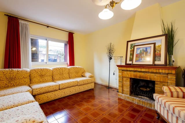 6 soveværelse Villa til salg i San Cristóbal de La Laguna med garage - € 520.000 (Ref: 10160115)