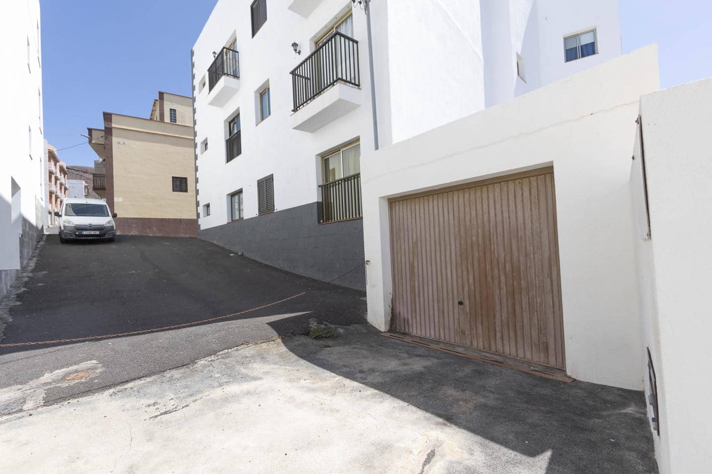3 bedroom Villa for sale in El Pinar de El Hierro with garage - € 500,000 (Ref: 10163258)