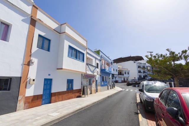 3 bedroom Villa for sale in El Pinar de El Hierro with garage - € 500,000 (Ref: 10163258)