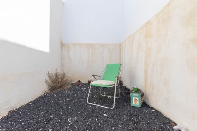 3 bedroom Villa for sale in El Pinar de El Hierro with garage - € 500,000 (Ref: 10163258)