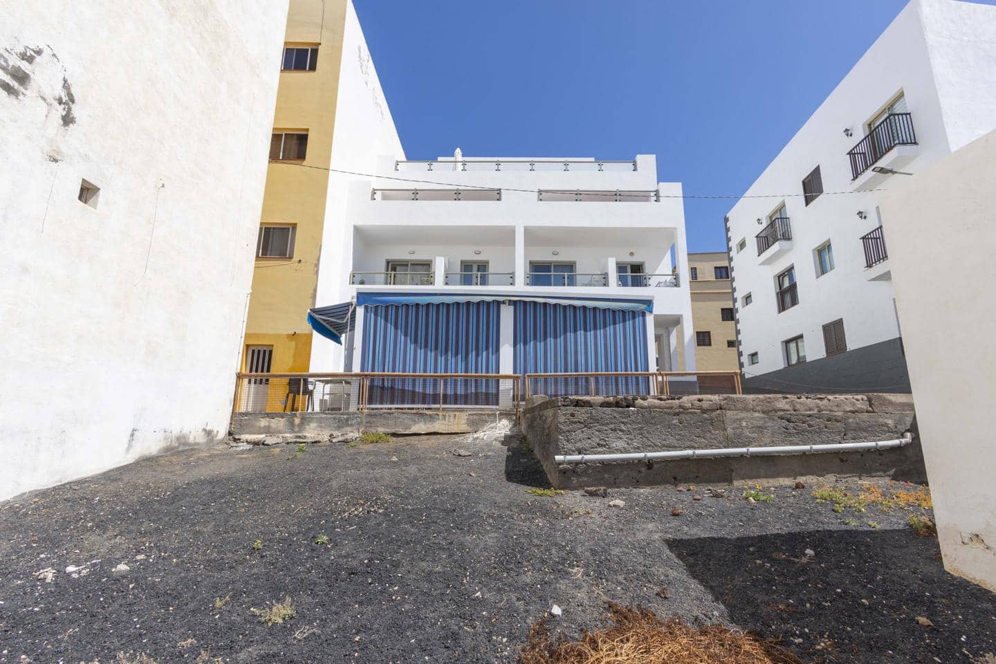 3 bedroom Villa for sale in El Pinar de El Hierro with garage - € 500,000 (Ref: 10163258)