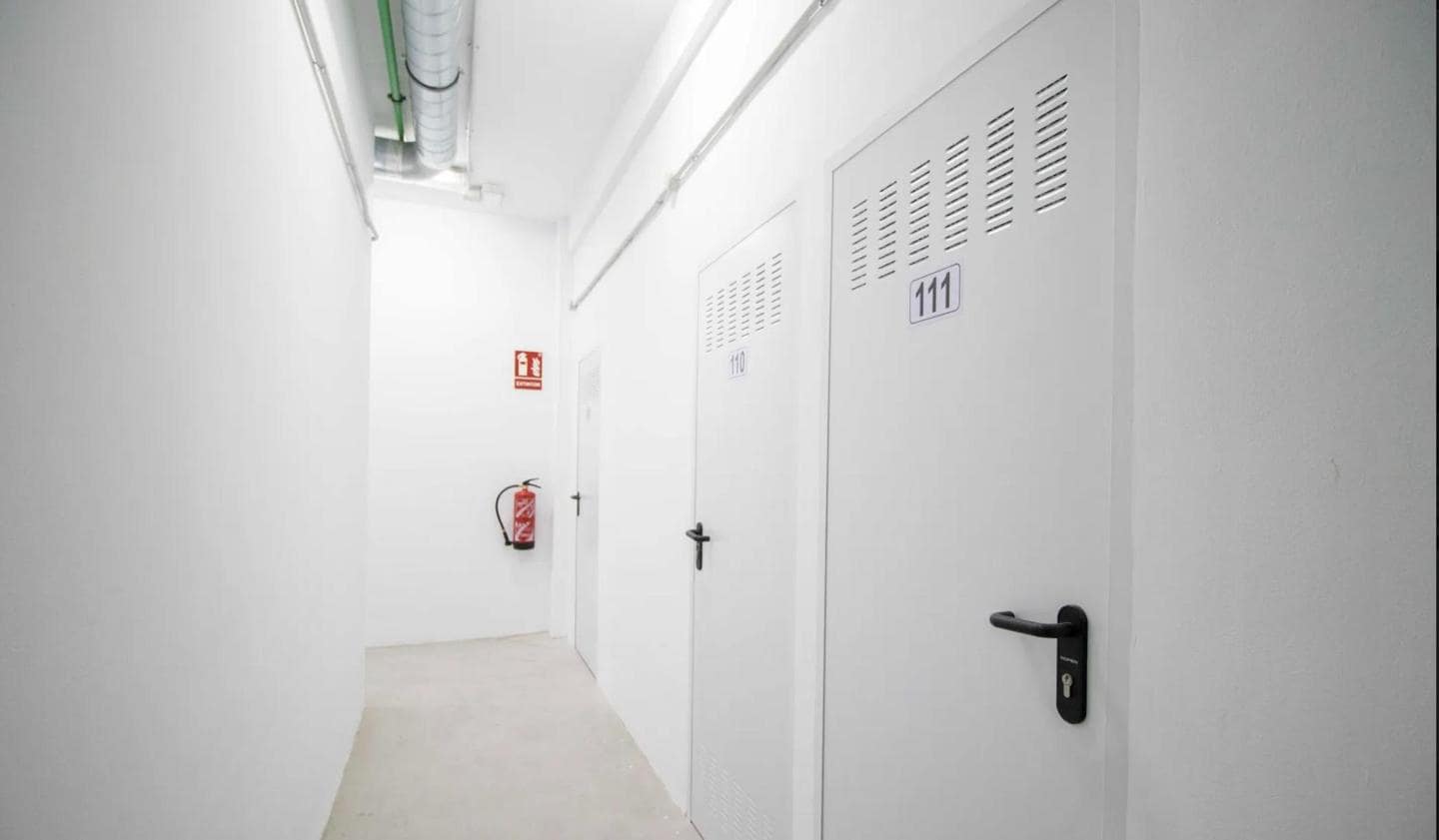 2 bedroom Flat for sale in Arona with garage - € 185,000 (Ref: 10163396)