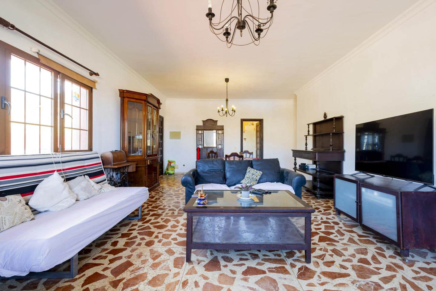 4 soveværelse Villa til salg i San Cristobal de La Laguna med garage - € 450.000 (Ref: 10163537)