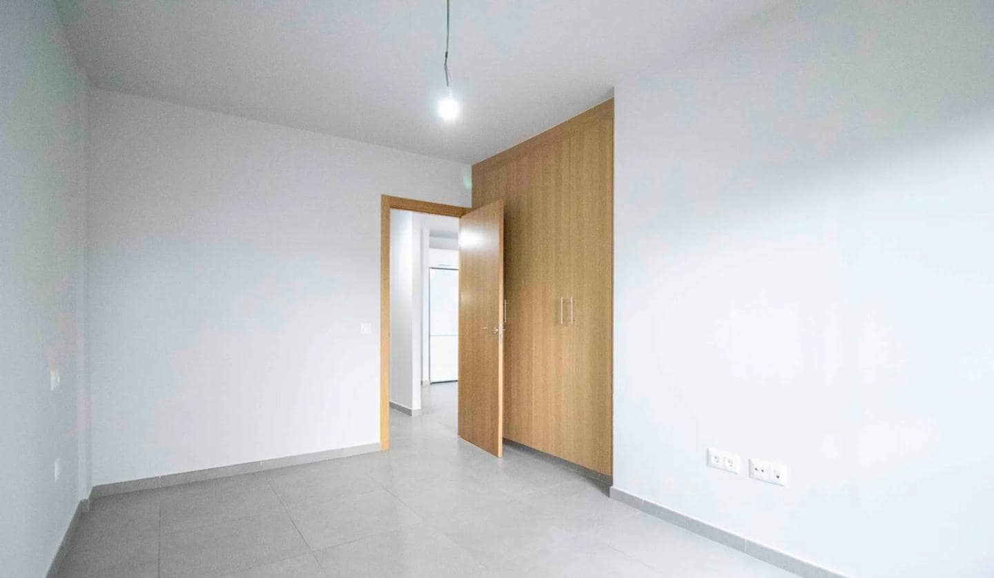2 bedroom Flat for sale in Arona with garage - € 199,000 (Ref: 10163673)