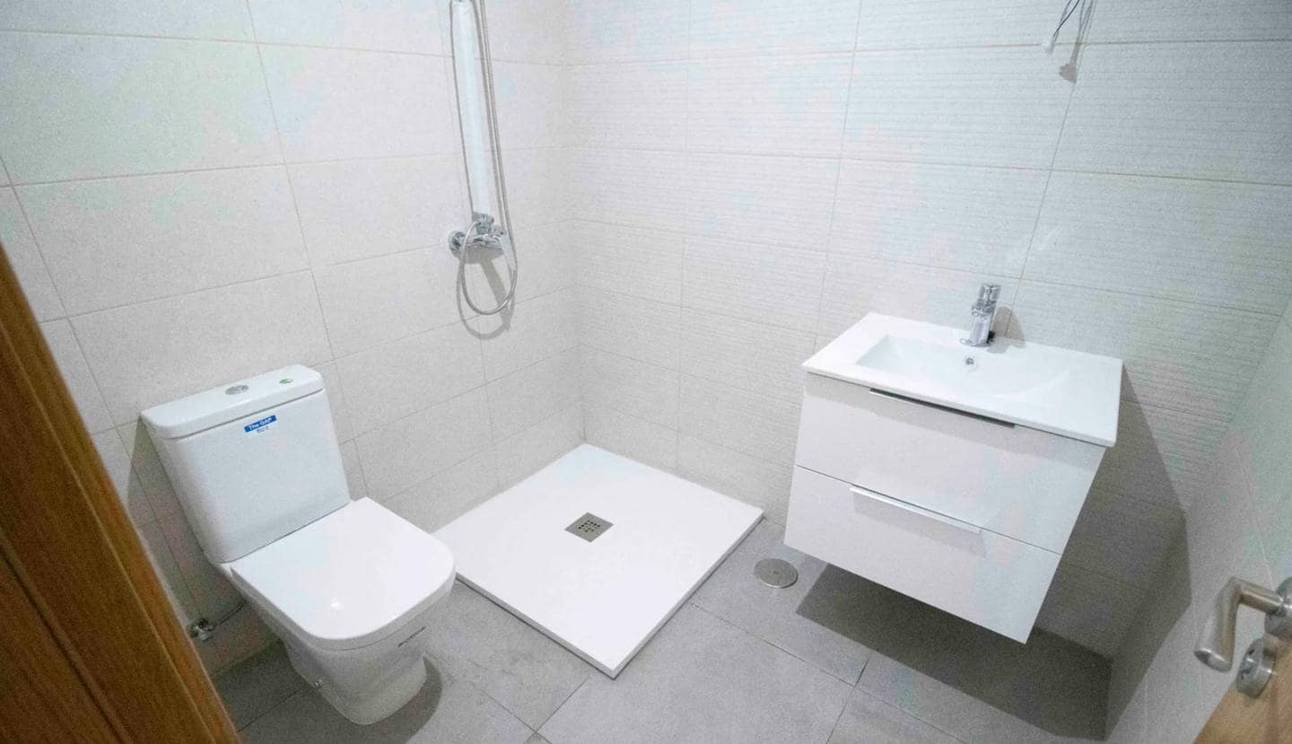 2 bedroom Flat for sale in Arona with garage - € 199,000 (Ref: 10163673)