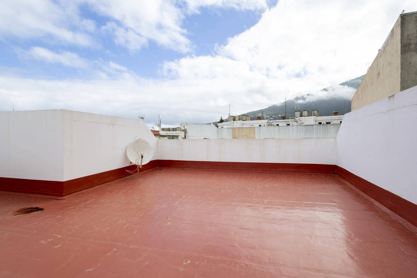 6 soverom Villa til salgs i La Orotava med garasje - € 1 200 000 (Ref: 10165838)