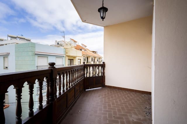6 soverom Villa til salgs i La Orotava med garasje - € 1 200 000 (Ref: 10165838)