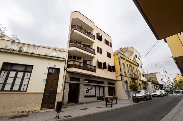 6 soverom Villa til salgs i La Orotava med garasje - € 1 200 000 (Ref: 10165838)