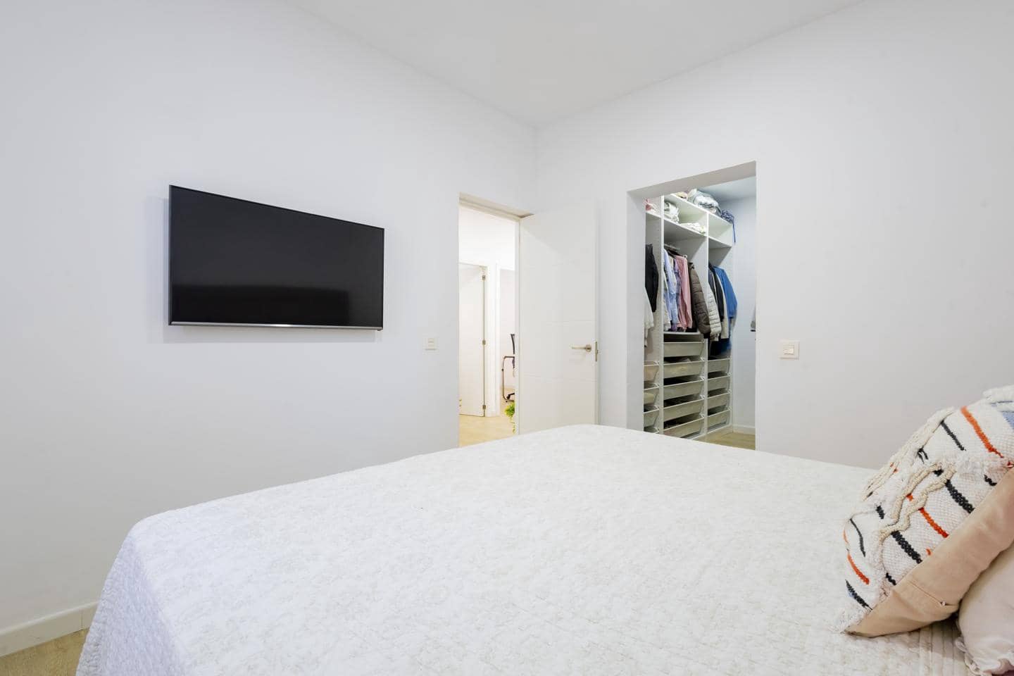 3 bedroom Villa for sale in Santa Cruz de Tenerife - € 240,000 (Ref: 10168849)