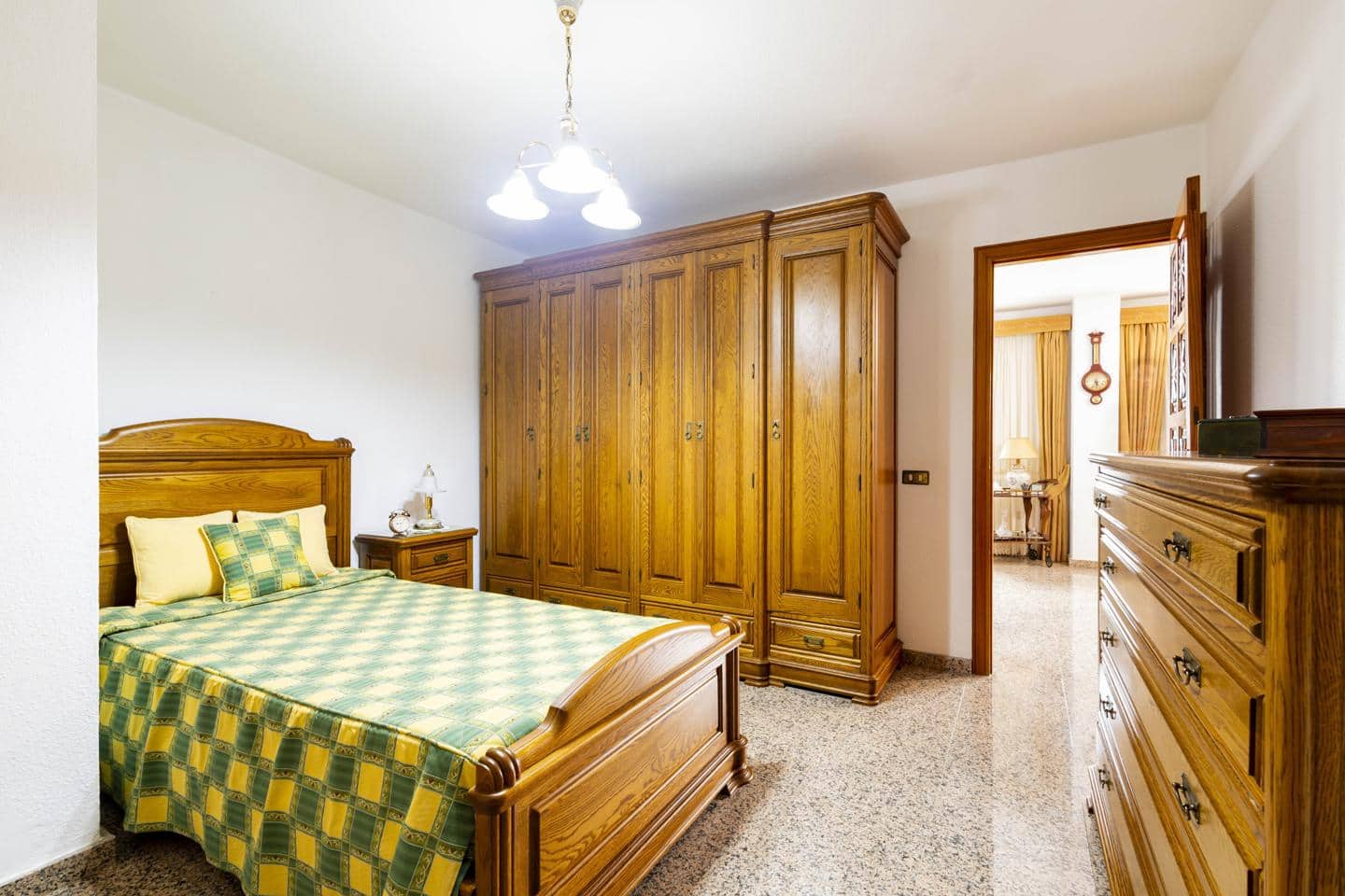 4 slaapkamer Villa te koop in San Cristobal de La Laguna met garage - € 380.000 (Ref: 10169051)
