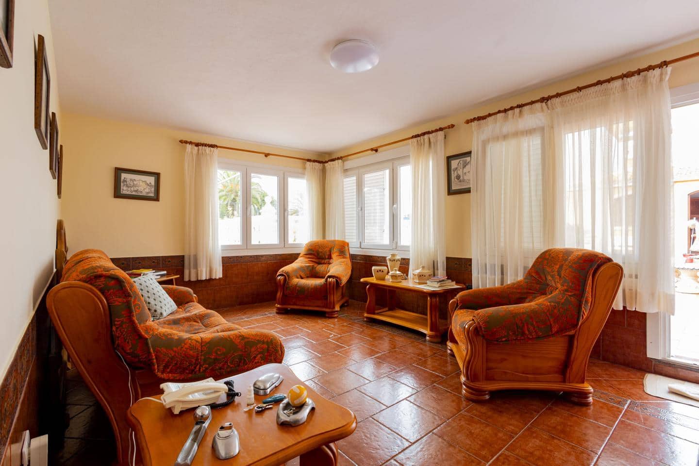 4 slaapkamer Villa te koop in San Cristobal de La Laguna met garage - € 380.000 (Ref: 10169051)
