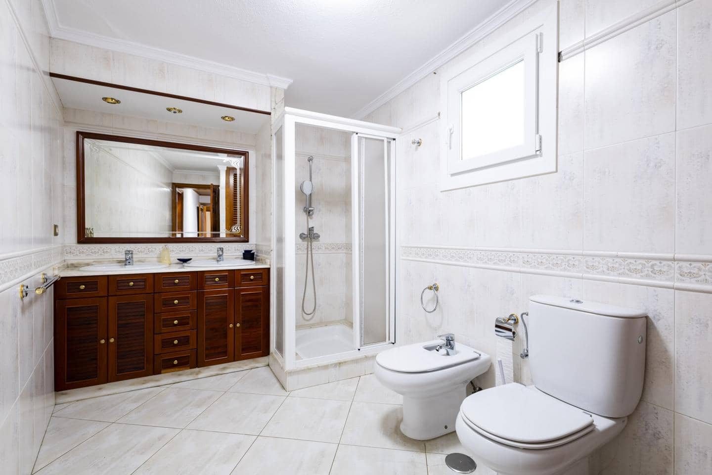 4 slaapkamer Villa te koop in San Cristobal de La Laguna met garage - € 380.000 (Ref: 10169051)