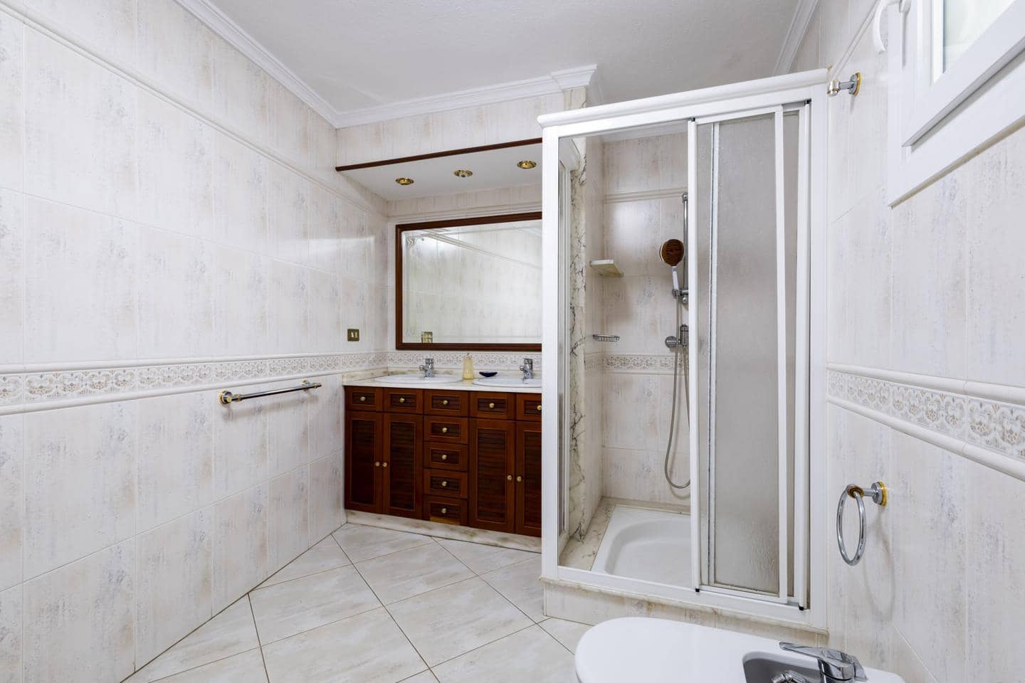 4 slaapkamer Villa te koop in San Cristobal de La Laguna met garage - € 380.000 (Ref: 10169051)