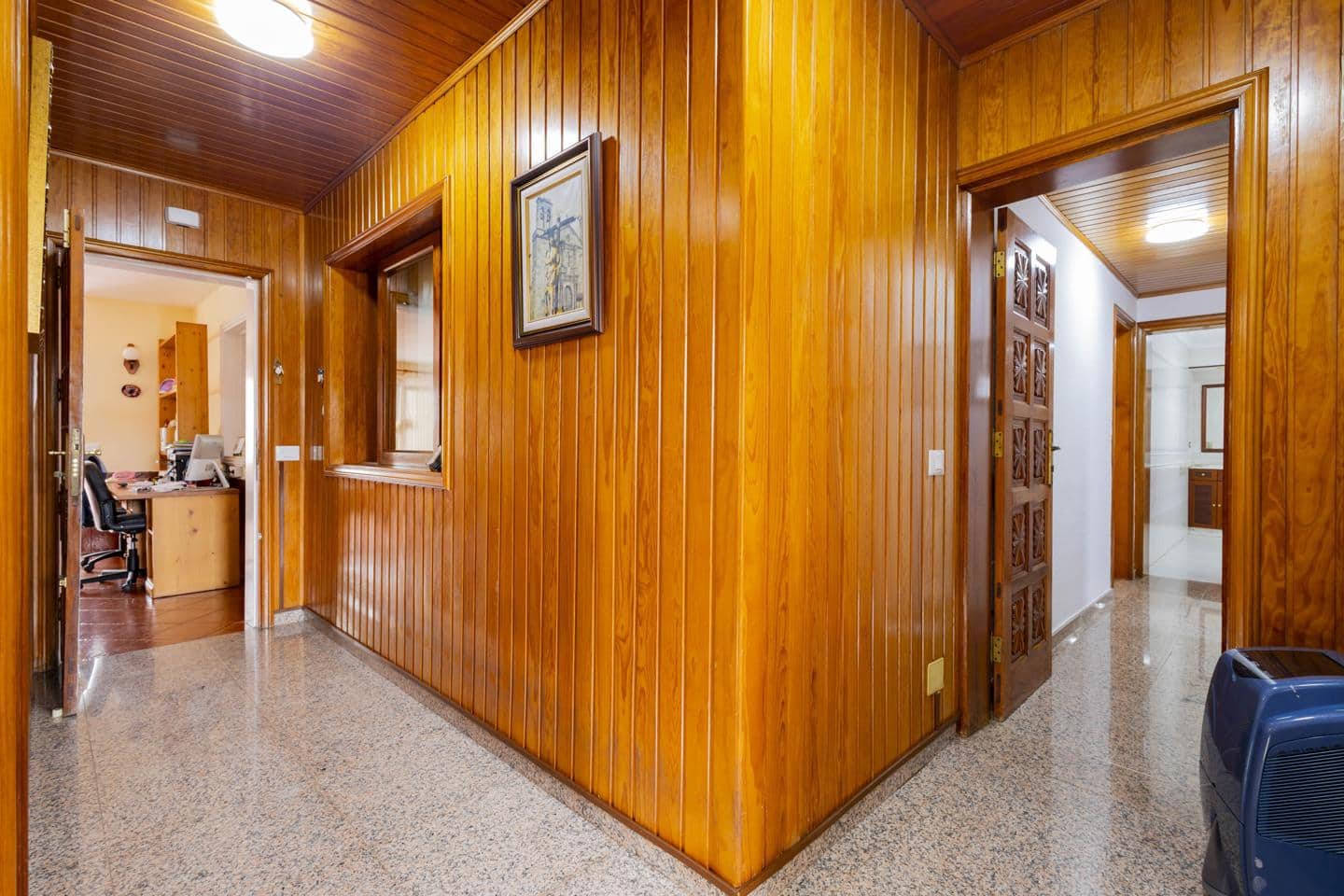 4 slaapkamer Villa te koop in San Cristobal de La Laguna met garage - € 380.000 (Ref: 10169051)