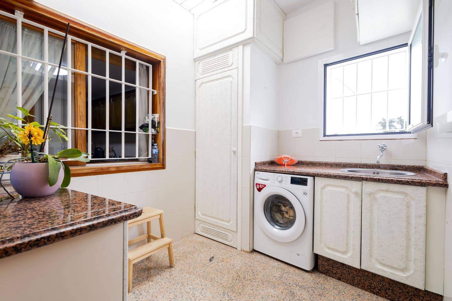 4 slaapkamer Villa te koop in San Cristobal de La Laguna met garage - € 380.000 (Ref: 10169051)