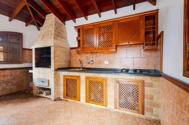 4 soverom Villa til salgs i San Cristóbal de La Laguna med garasje - € 380 000 (Ref: 10169051)