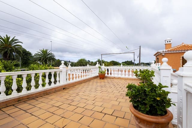 4 soverom Villa til salgs i San Cristóbal de La Laguna med garasje - € 380 000 (Ref: 10169051)