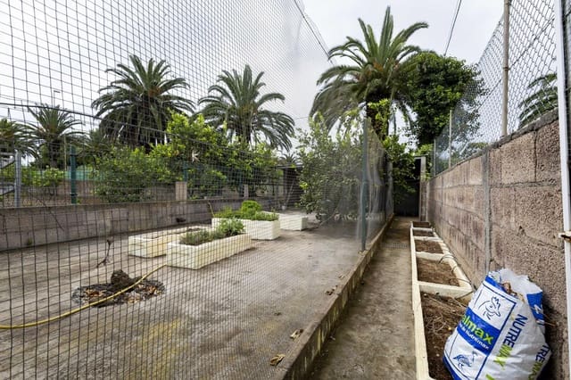 4 soverom Villa til salgs i San Cristóbal de La Laguna med garasje - € 380 000 (Ref: 10169051)