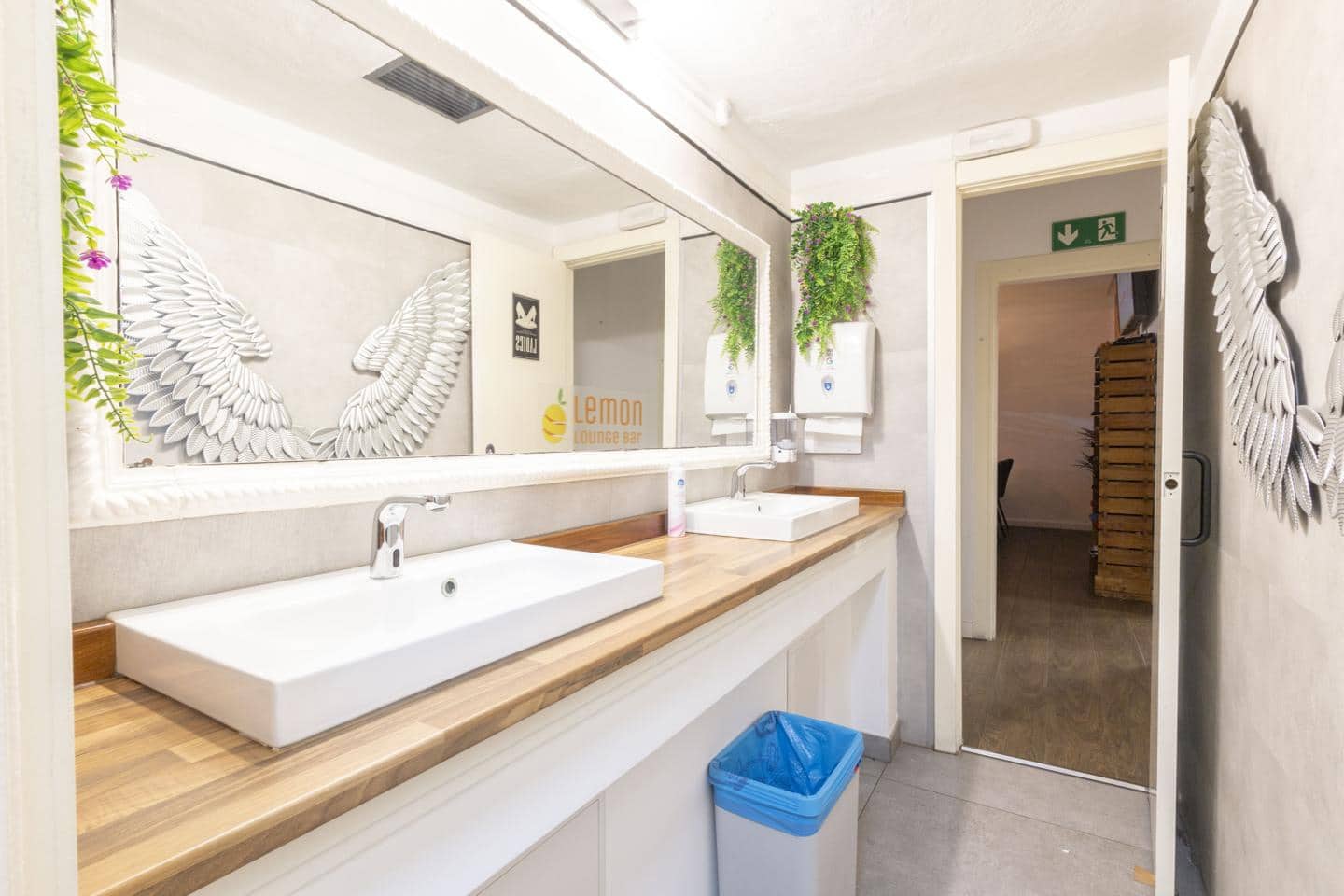 1 bedroom Business for rent in Puerto de la Cruz - € 2,800 (Ref: 10169052)