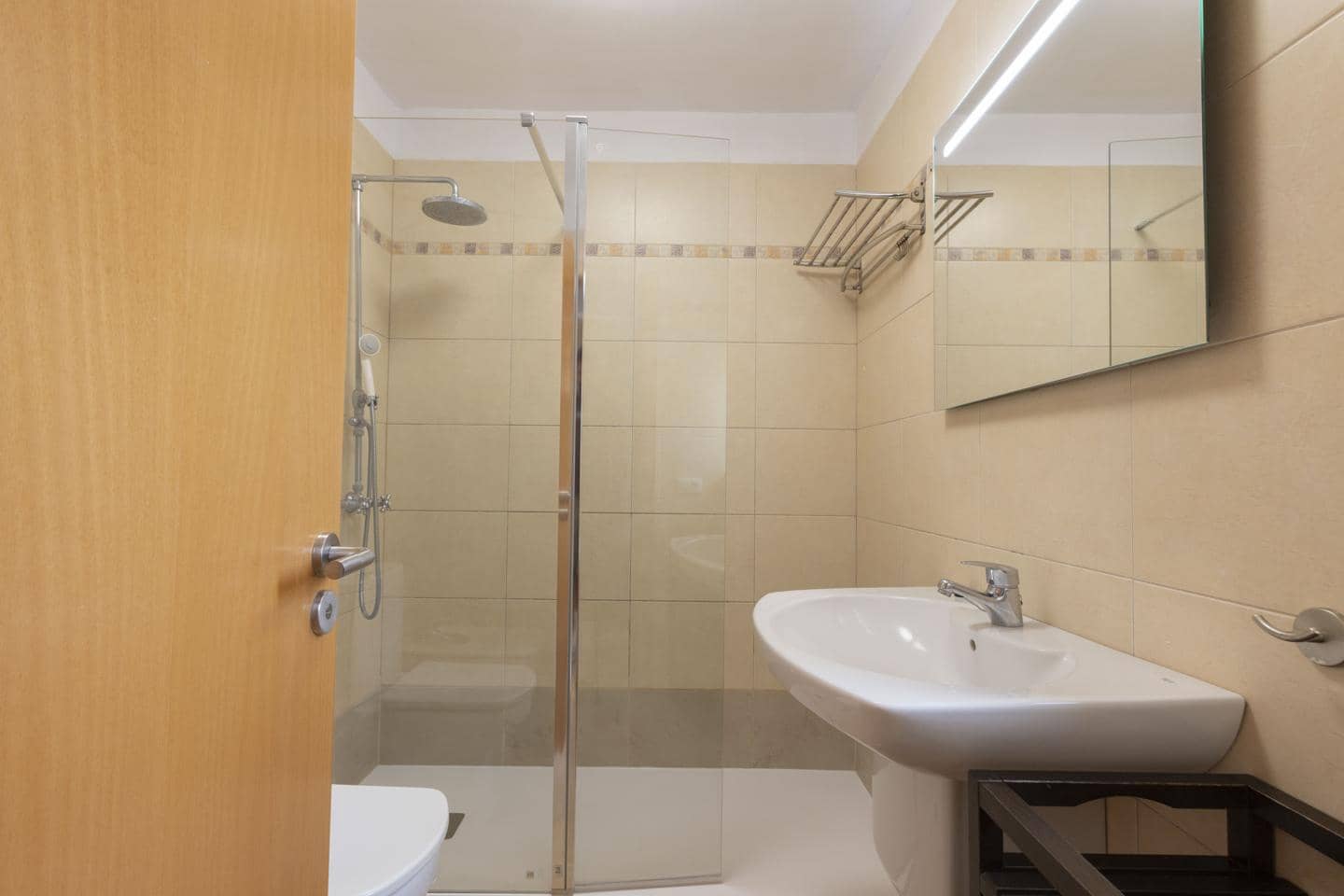 2 slaapkamer Flat te huur in El Medano met garage - € 1.300 (Ref: 10172362)