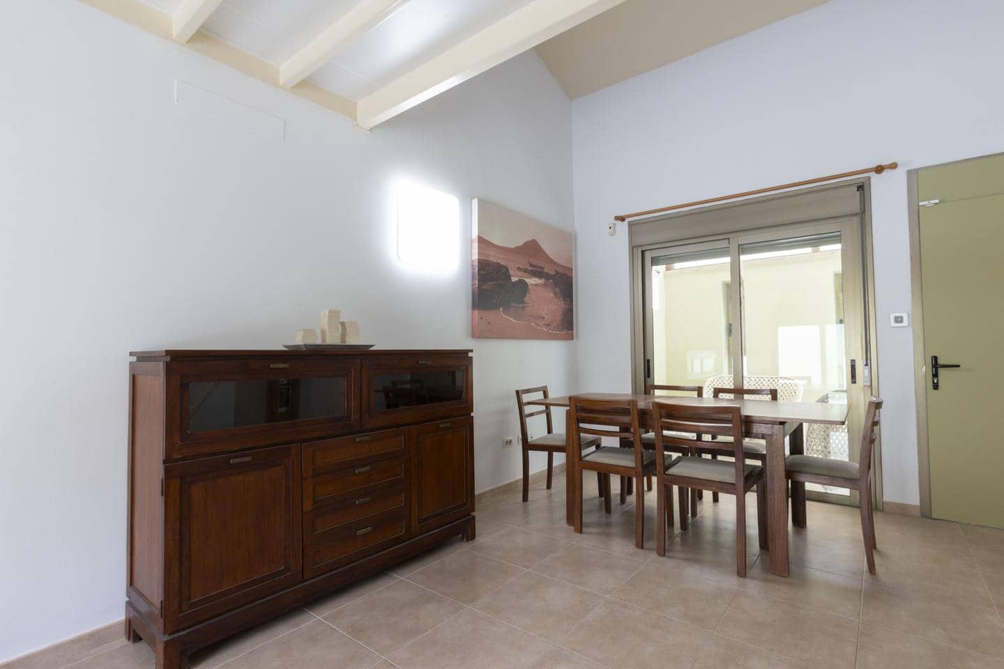 2 slaapkamer Flat te huur in El Medano met garage - € 1.300 (Ref: 10172362)