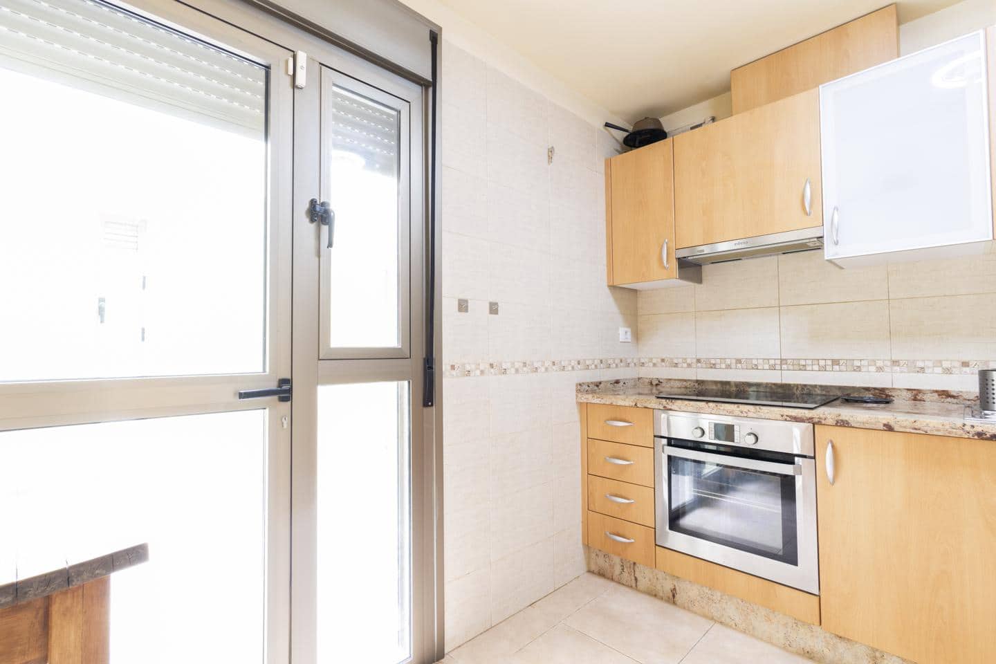 2 slaapkamer Flat te huur in El Medano met garage - € 1.300 (Ref: 10172362)