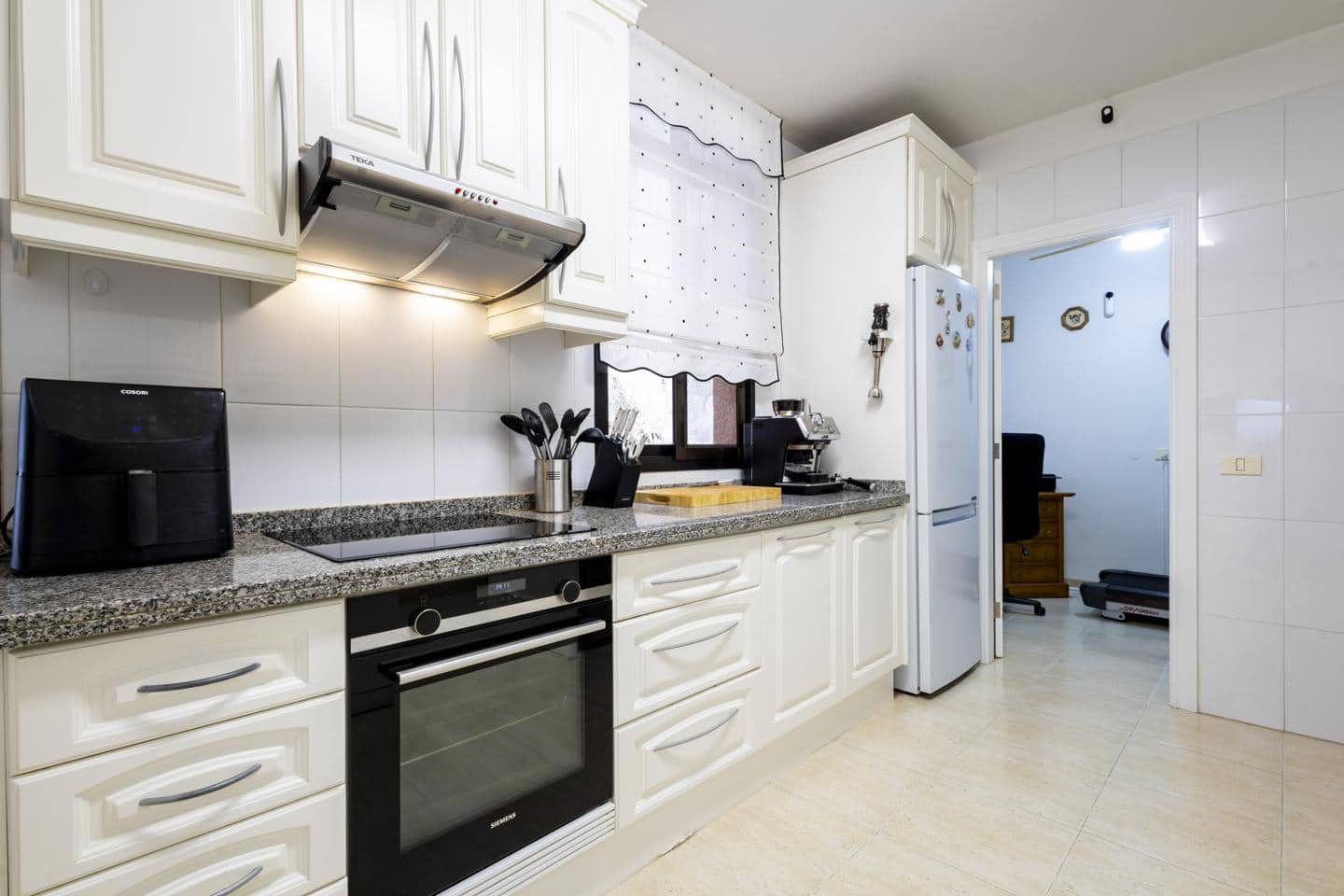 4 sypialnia Mieszkanie na sprzedaż w Radazul z garażem - 422 000 € (Ref: 10172364)