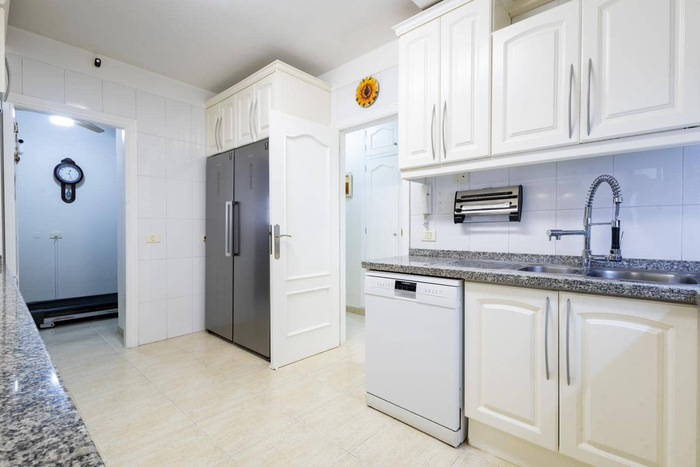 4 sypialnia Mieszkanie na sprzedaż w Radazul z garażem - 422 000 € (Ref: 10172364)