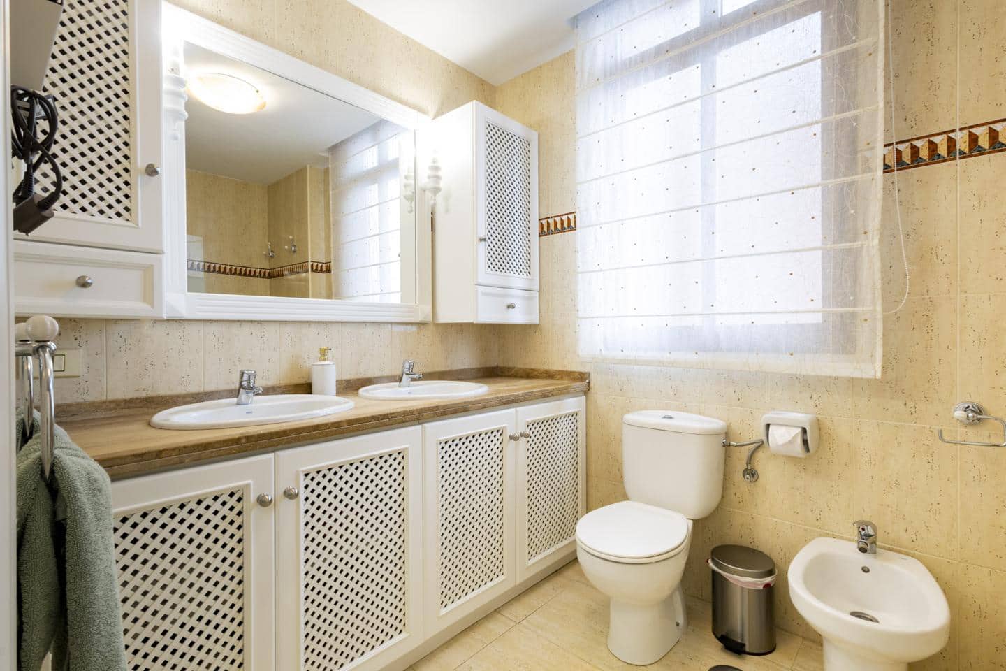 4 sypialnia Mieszkanie na sprzedaż w Radazul z garażem - 422 000 € (Ref: 10172364)