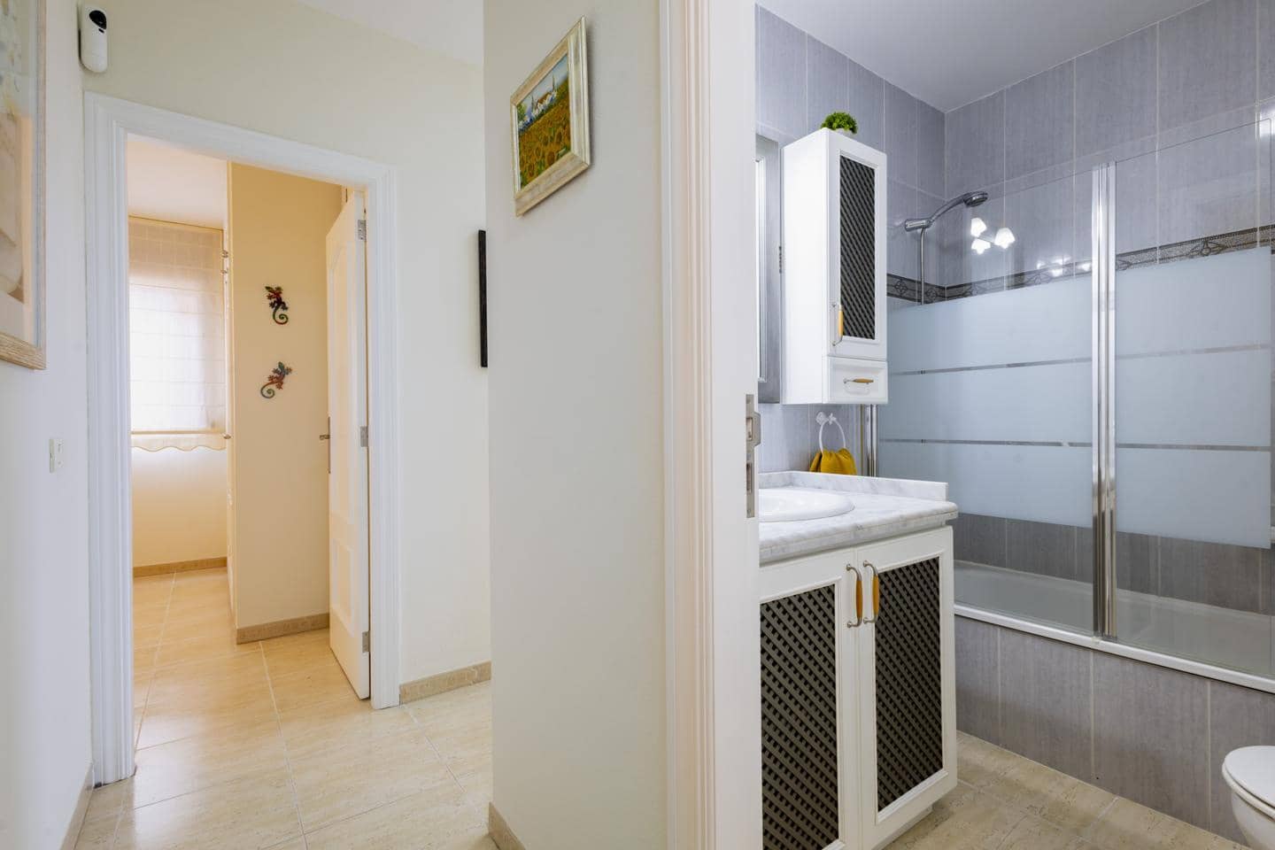 4 sypialnia Mieszkanie na sprzedaż w Radazul z garażem - 422 000 € (Ref: 10172364)
