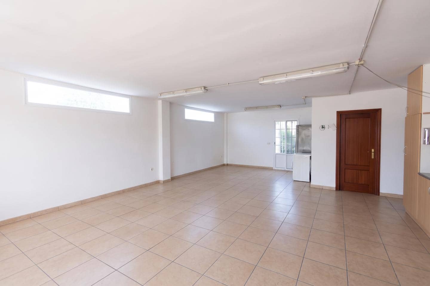 5 bedroom Villa for sale in Arona with pool garage - € 850,000 (Ref: 10172799)