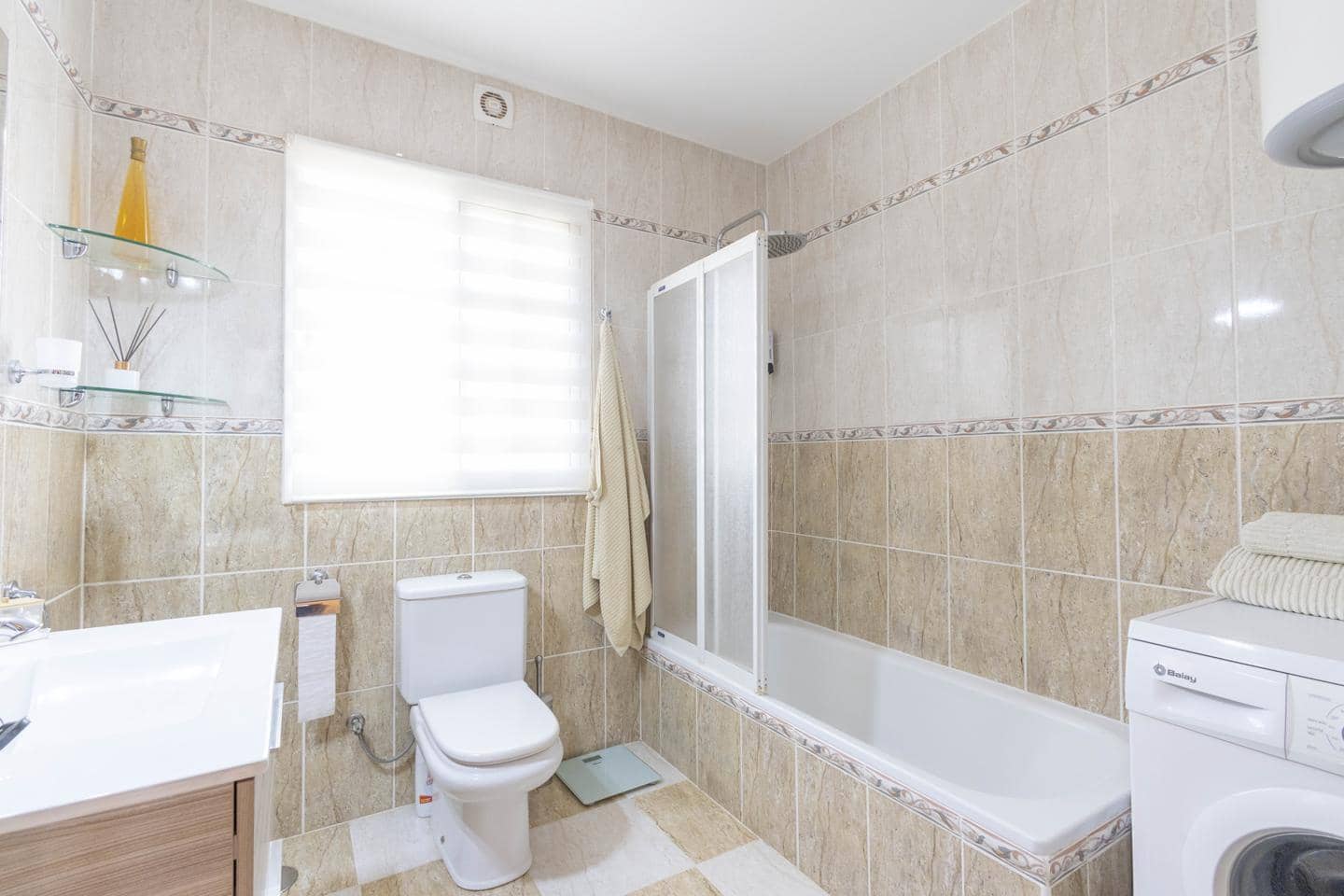 5 bedroom Villa for sale in Arona with pool garage - € 850,000 (Ref: 10172799)