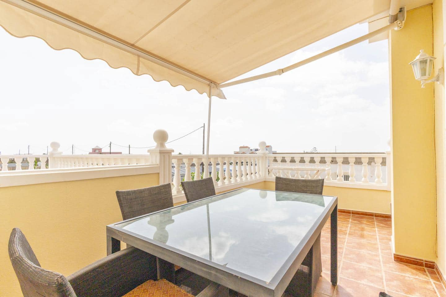 5 bedroom Villa for sale in Arona with pool garage - € 850,000 (Ref: 10172799)