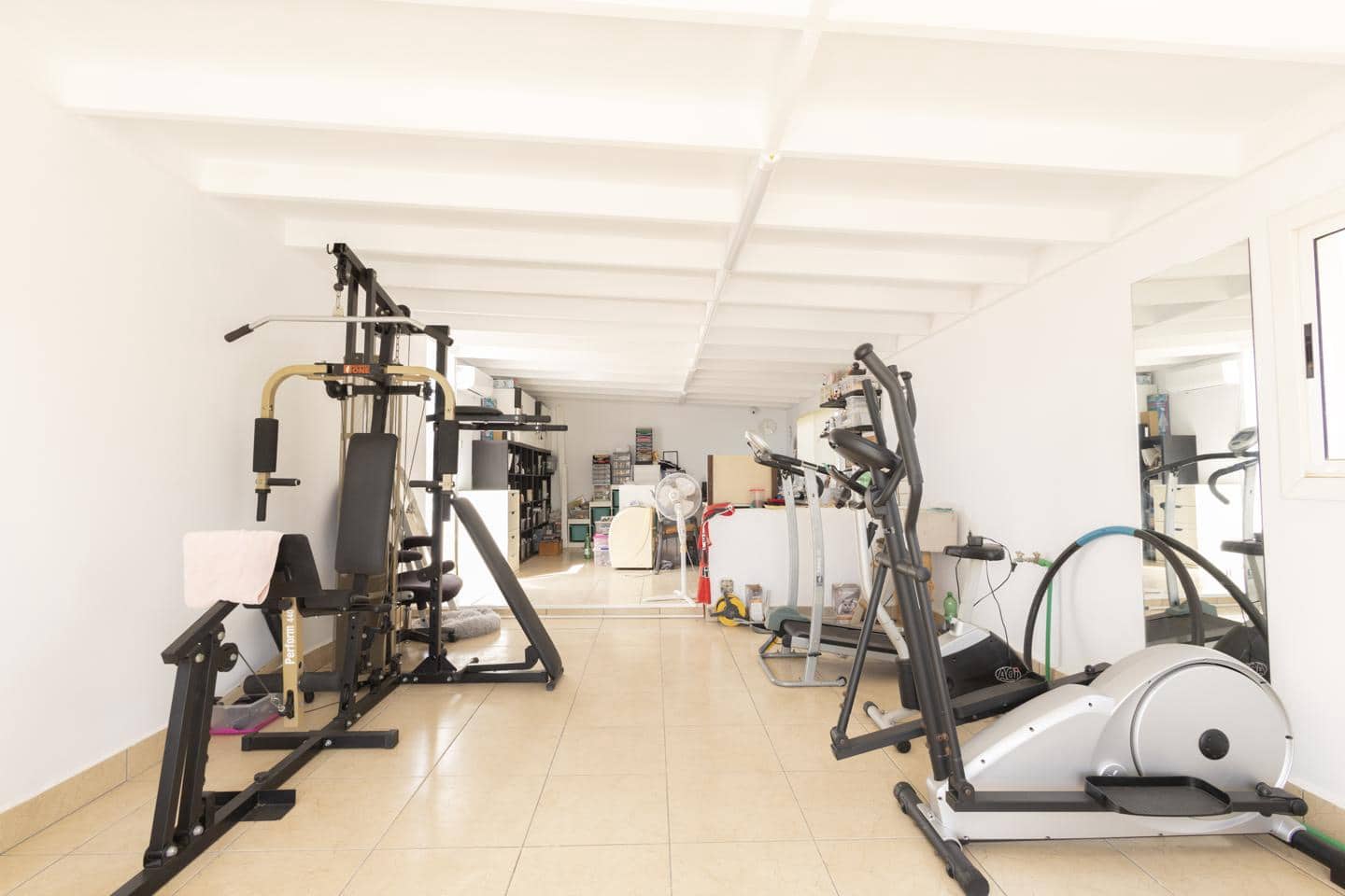 5 bedroom Villa for sale in Arona with pool garage - € 850,000 (Ref: 10172799)