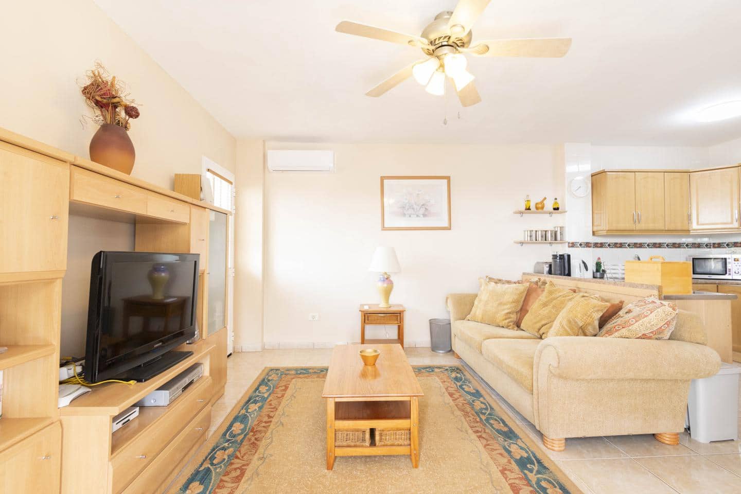 5 bedroom Villa for sale in Arona with pool garage - € 850,000 (Ref: 10172799)