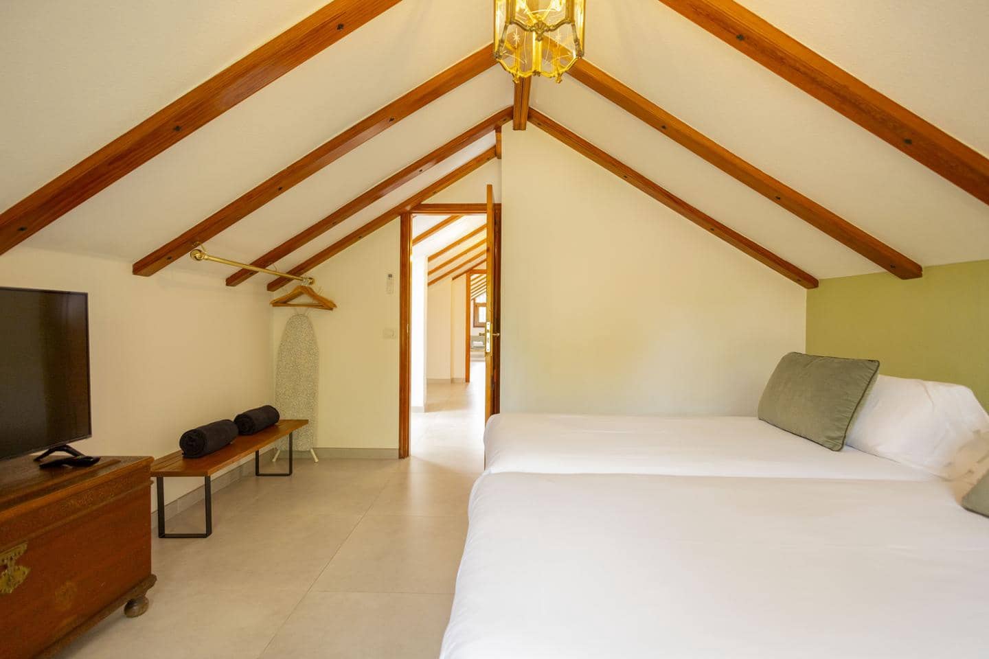 4 bedroom Villa for sale in Tacoronte with pool garage - € 799,990 (Ref: 10179515)