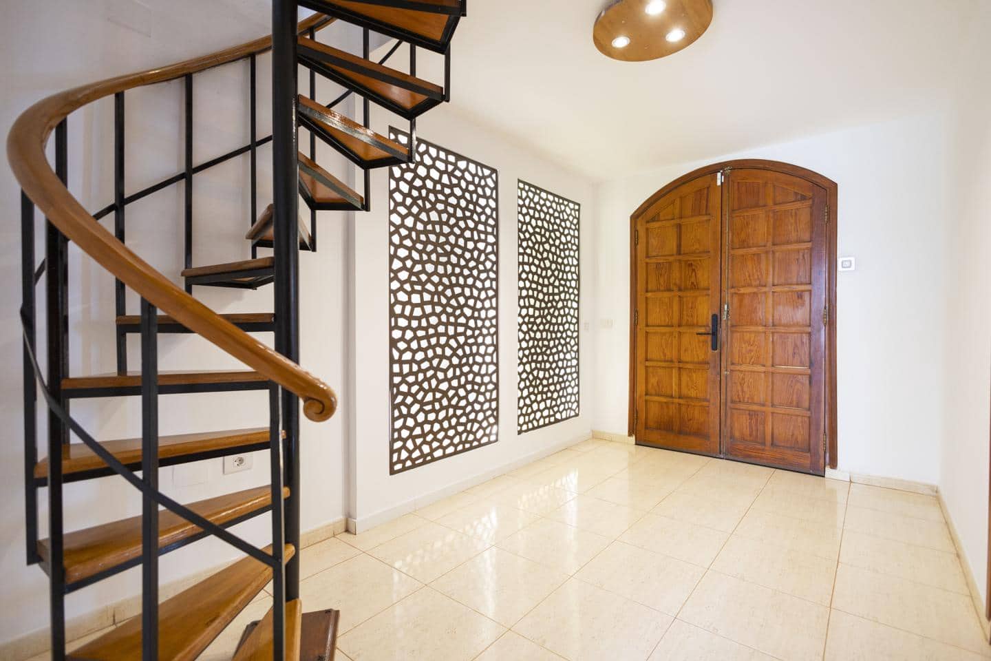 4 bedroom Villa for sale in Tacoronte with pool garage - € 799,990 (Ref: 10179515)