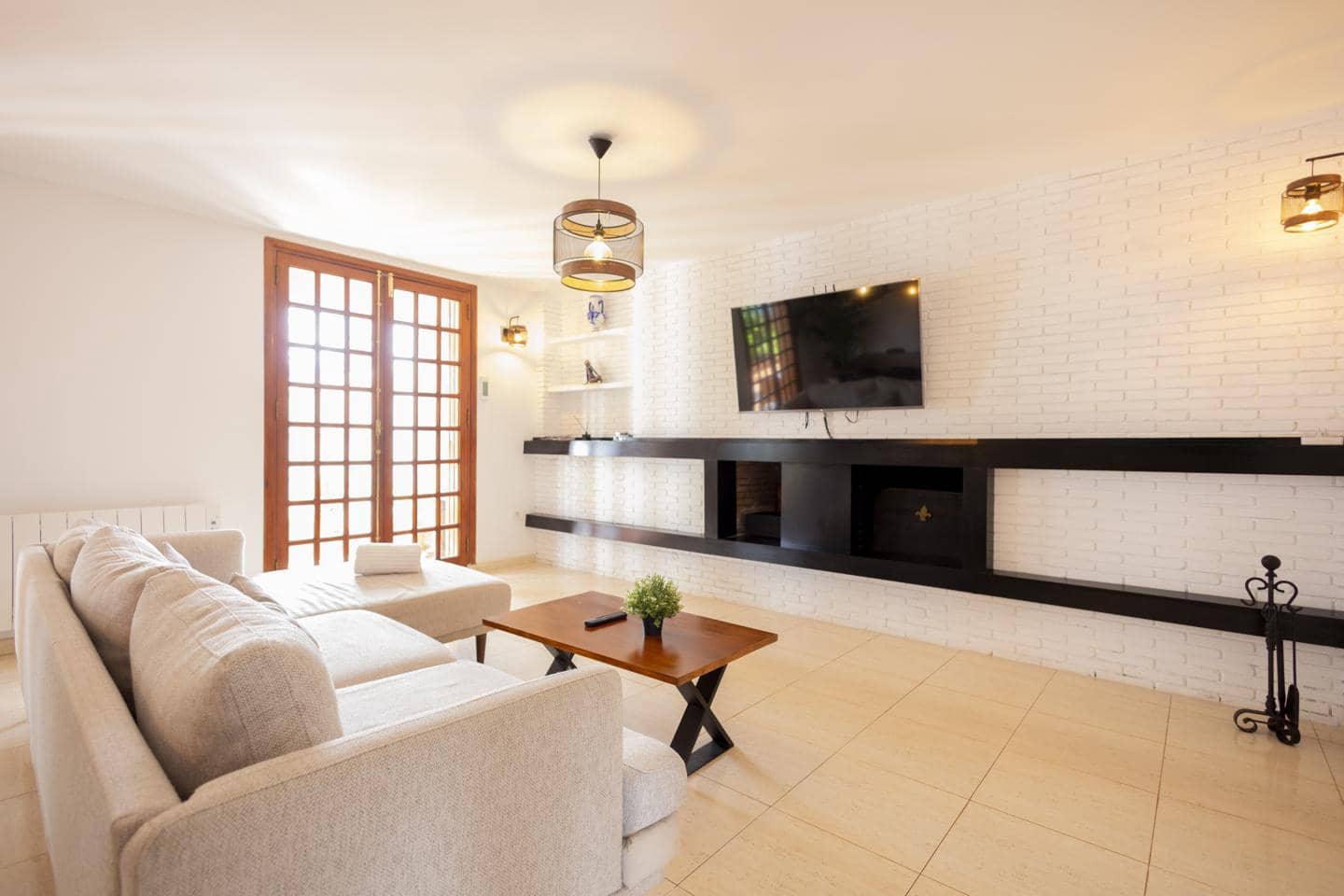 4 bedroom Villa for sale in Tacoronte with pool garage - € 799,990 (Ref: 10179515)