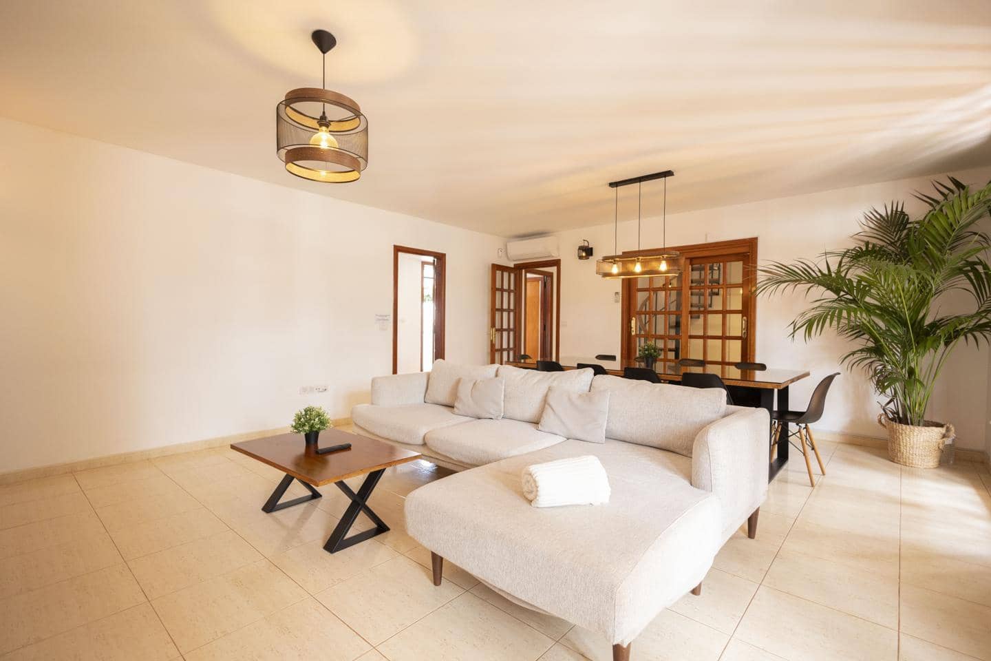 4 bedroom Villa for sale in Tacoronte with pool garage - € 799,990 (Ref: 10179515)
