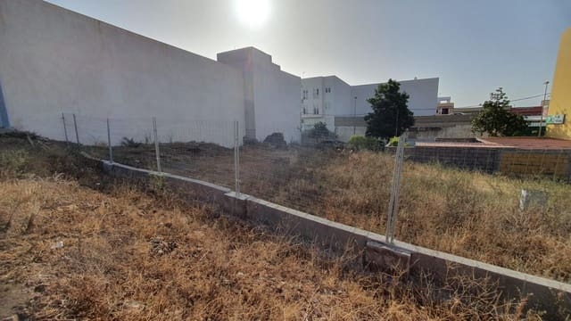 Mark till salu i El Chorrillo, Santa Cruz de Tenerife - 52 000 € (Ref: 7651256)
