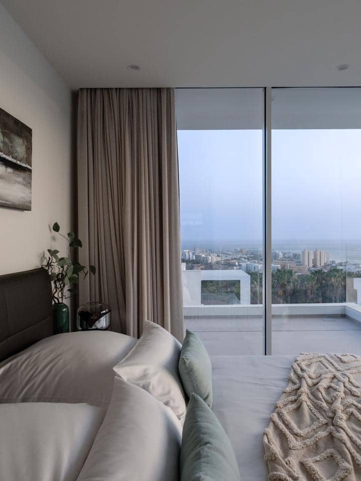 5 soverom Villa til salgs i Adeje med svømmebasseng garasje - € 1 912 900 (Ref: 7995970)