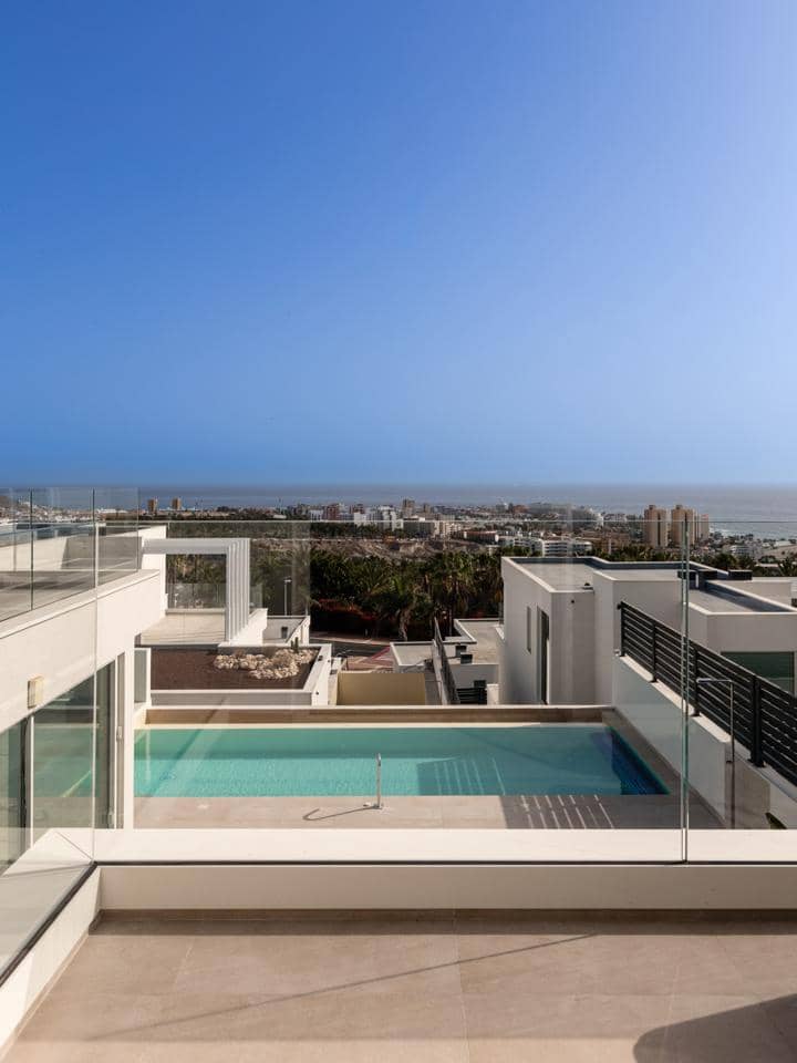 5 soverom Villa til salgs i Adeje med svømmebasseng garasje - € 1 912 900 (Ref: 7995970)