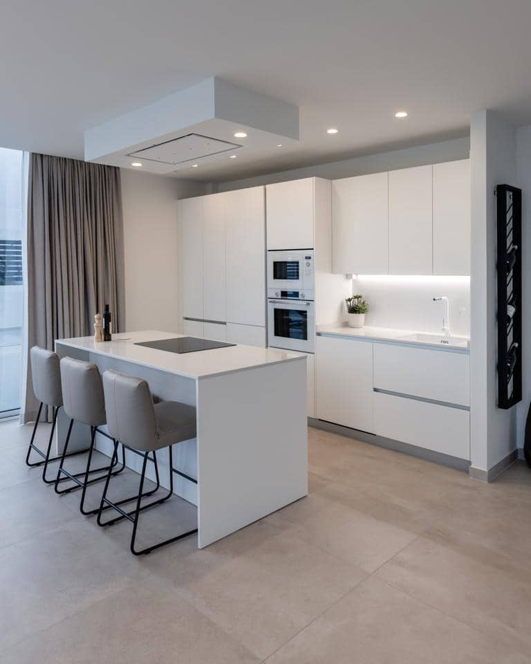 5 soverom Villa til salgs i Adeje med svømmebasseng garasje - € 1 912 900 (Ref: 7995970)