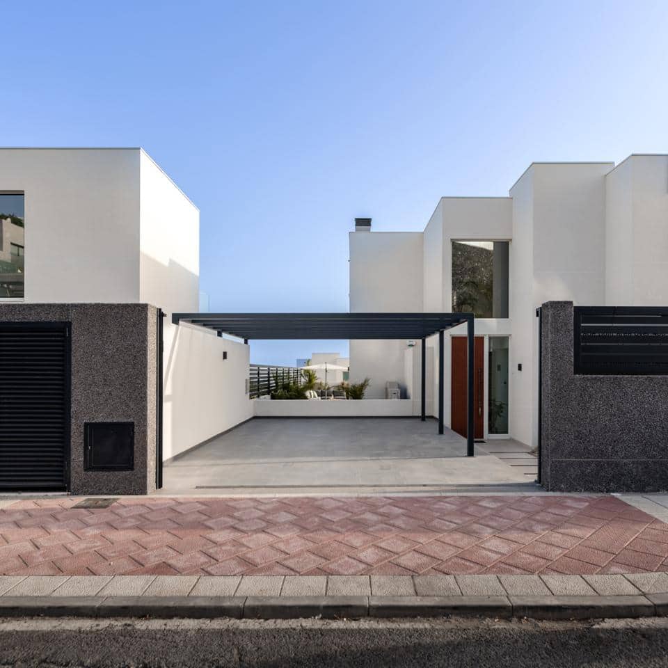 5 soverom Villa til salgs i Adeje med svømmebasseng garasje - € 1 912 900 (Ref: 7995970)