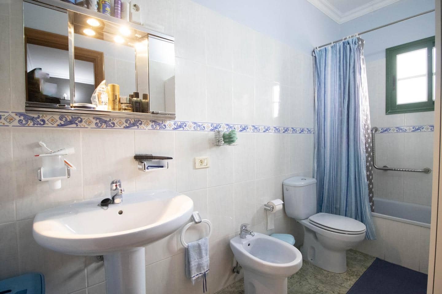 3 bedroom Villa for sale in Granadilla de Abona with garage - € 850,000 (Ref: 8160957)