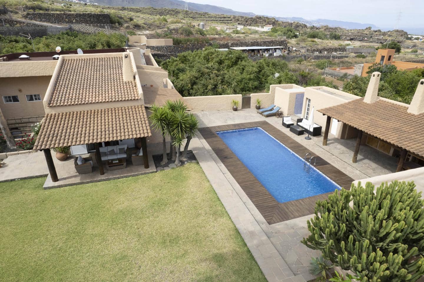 5 soveværelse Villa til salg i Arafo med swimmingpool garage - € 990.000 (Ref: 8307341)