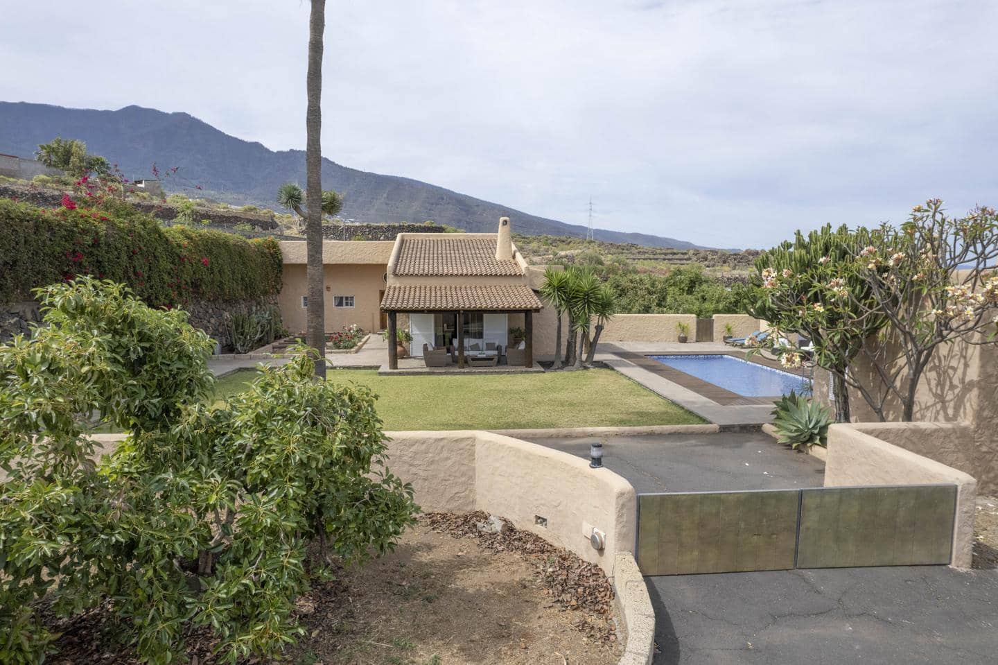 5 soveværelse Villa til salg i Arafo med swimmingpool garage - € 990.000 (Ref: 8307341)