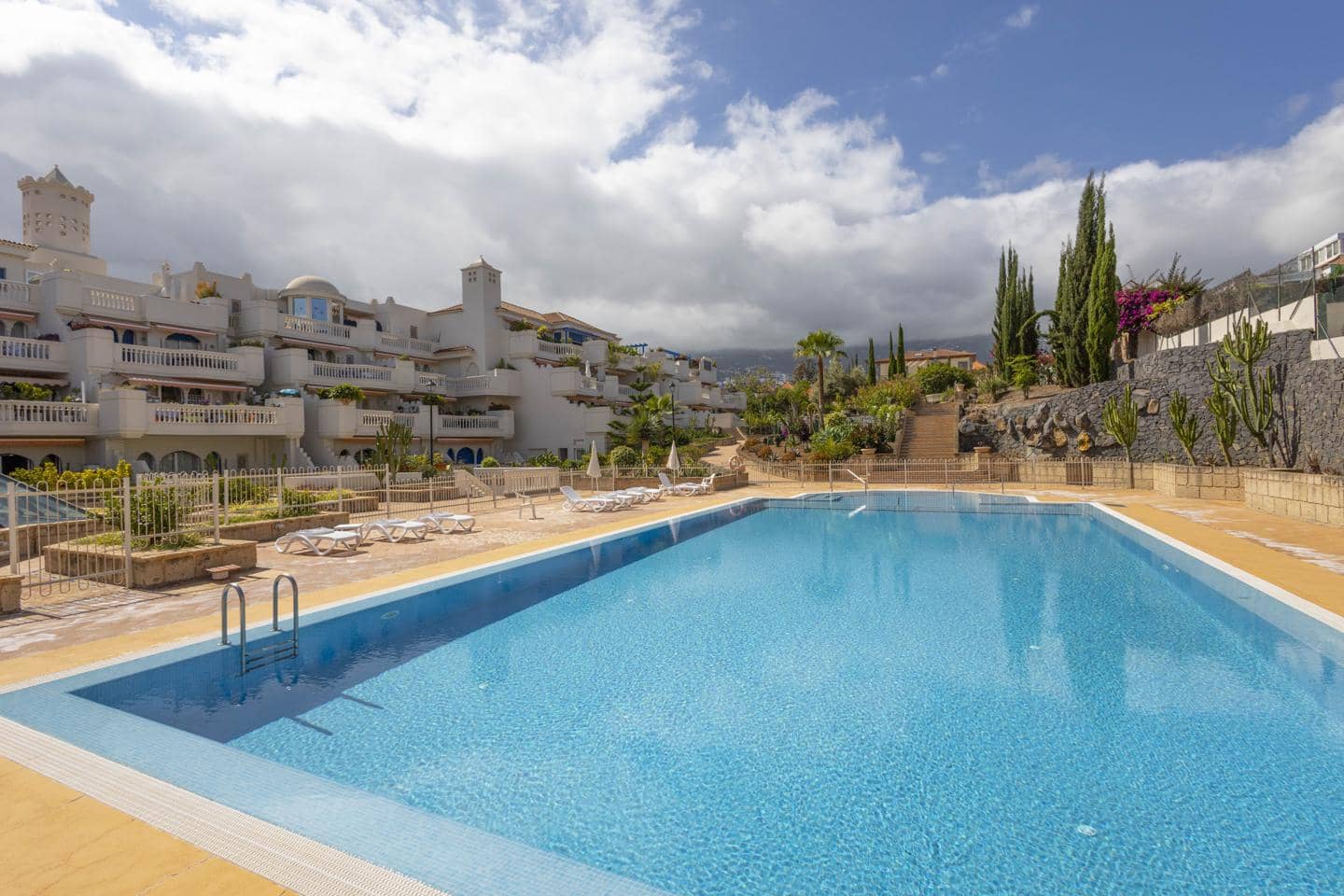 1 bedroom Flat for sale in Puerto de la Cruz with pool garage - € 329,900 (Ref: 8327063)